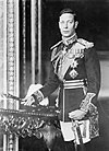 https://upload.wikimedia.org/wikipedia/commons/thumb/b/b8/King_George_VI_of_England%2C_formal_photo_portrait%2C_circa_1940-1946.jpg/100px-King_George_VI_of_England%2C_formal_photo_portrait%2C_circa_1940-1946.jpg